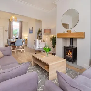 Historic House In The Heart Of Centre With Free Parking York